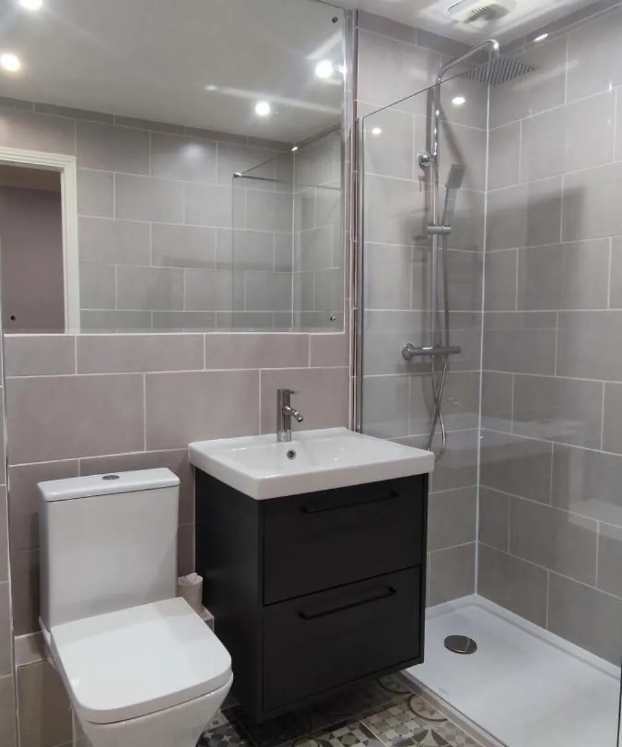 Your Home From Home Near Excel Private Parking London 0*,  United Kingdom